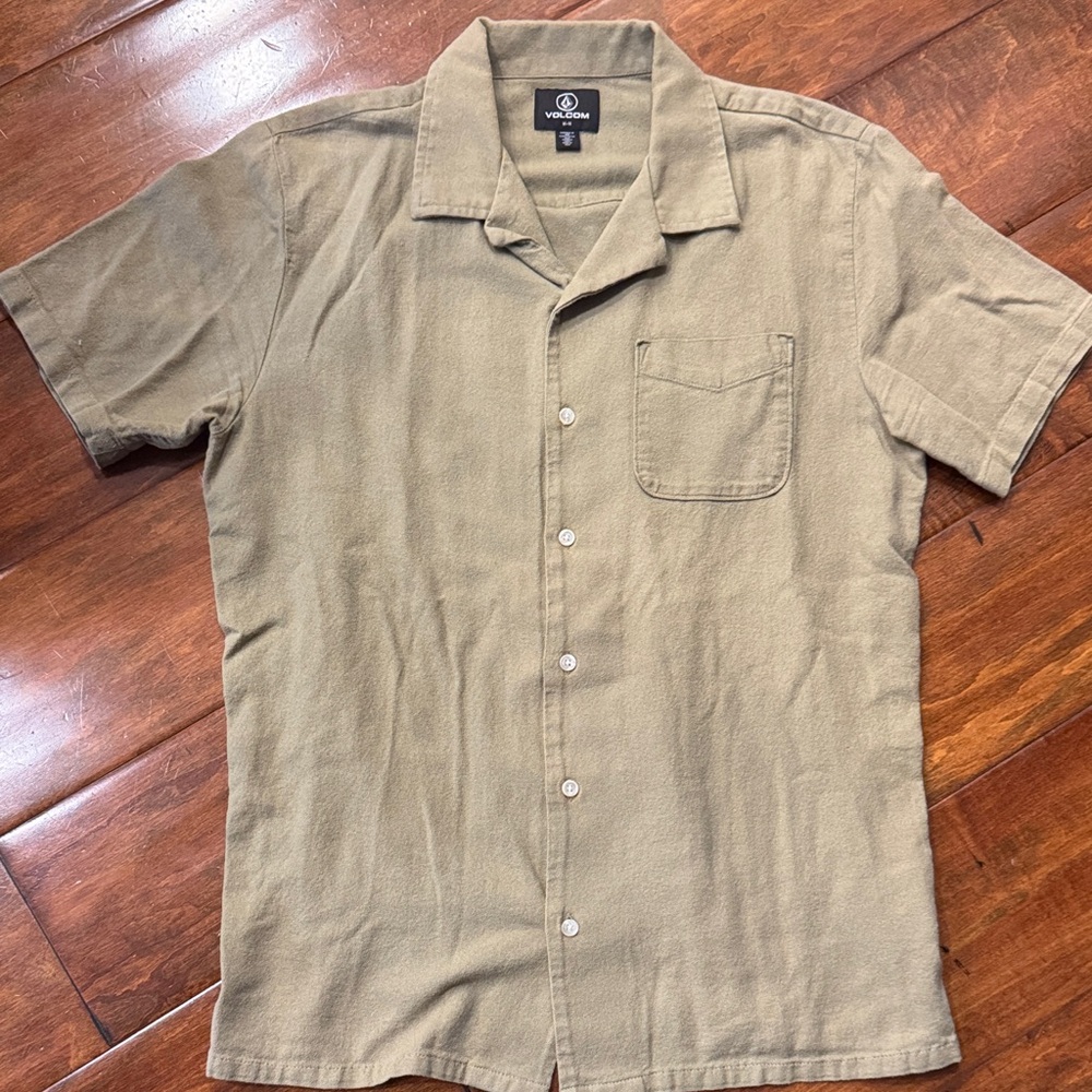Volcom Men's M Khaki/army green Casual Button Down Shirt